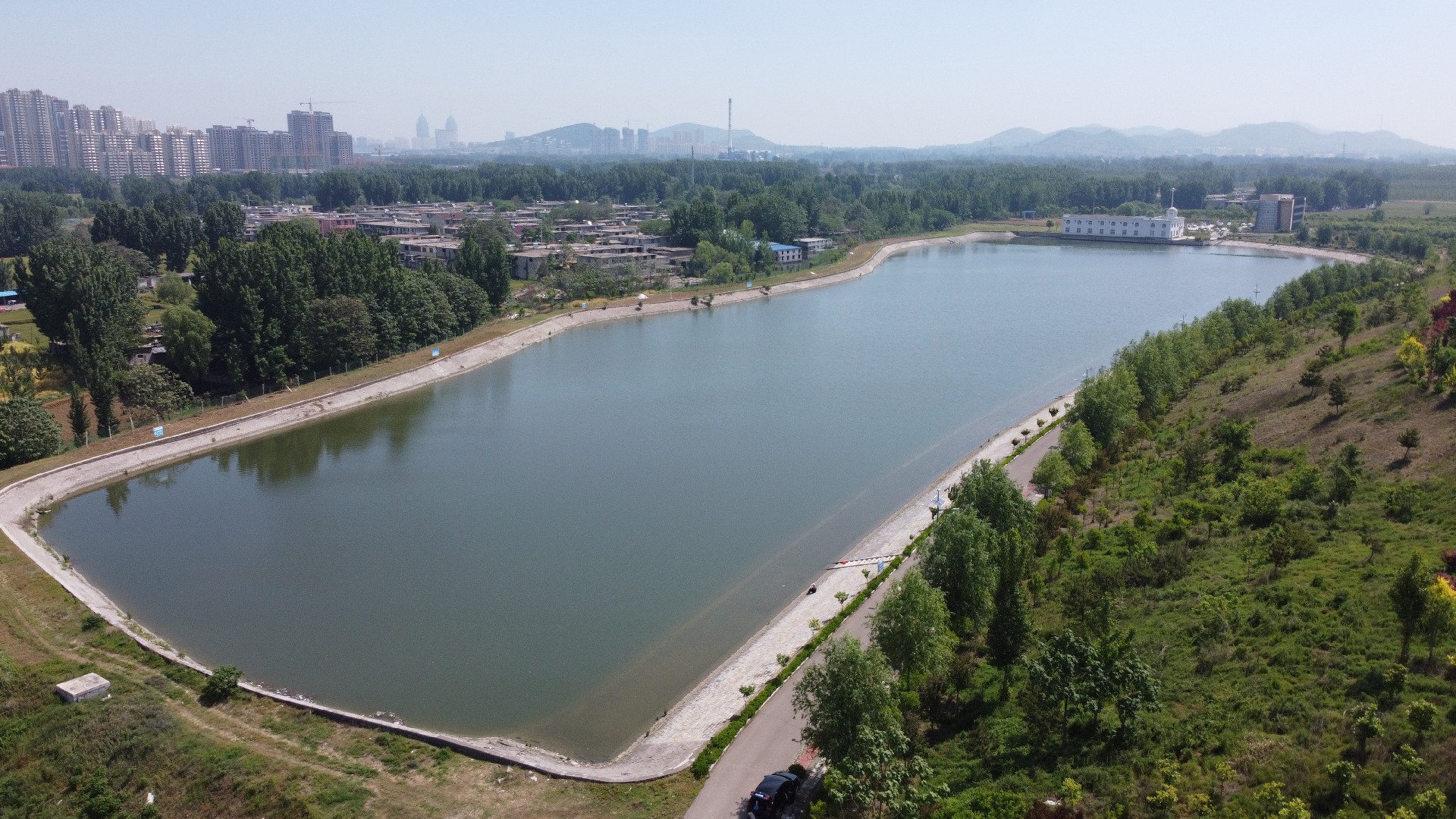 航拍：出山店水库大坝及移民新村|水库大坝|王哲|信阳_新浪新闻